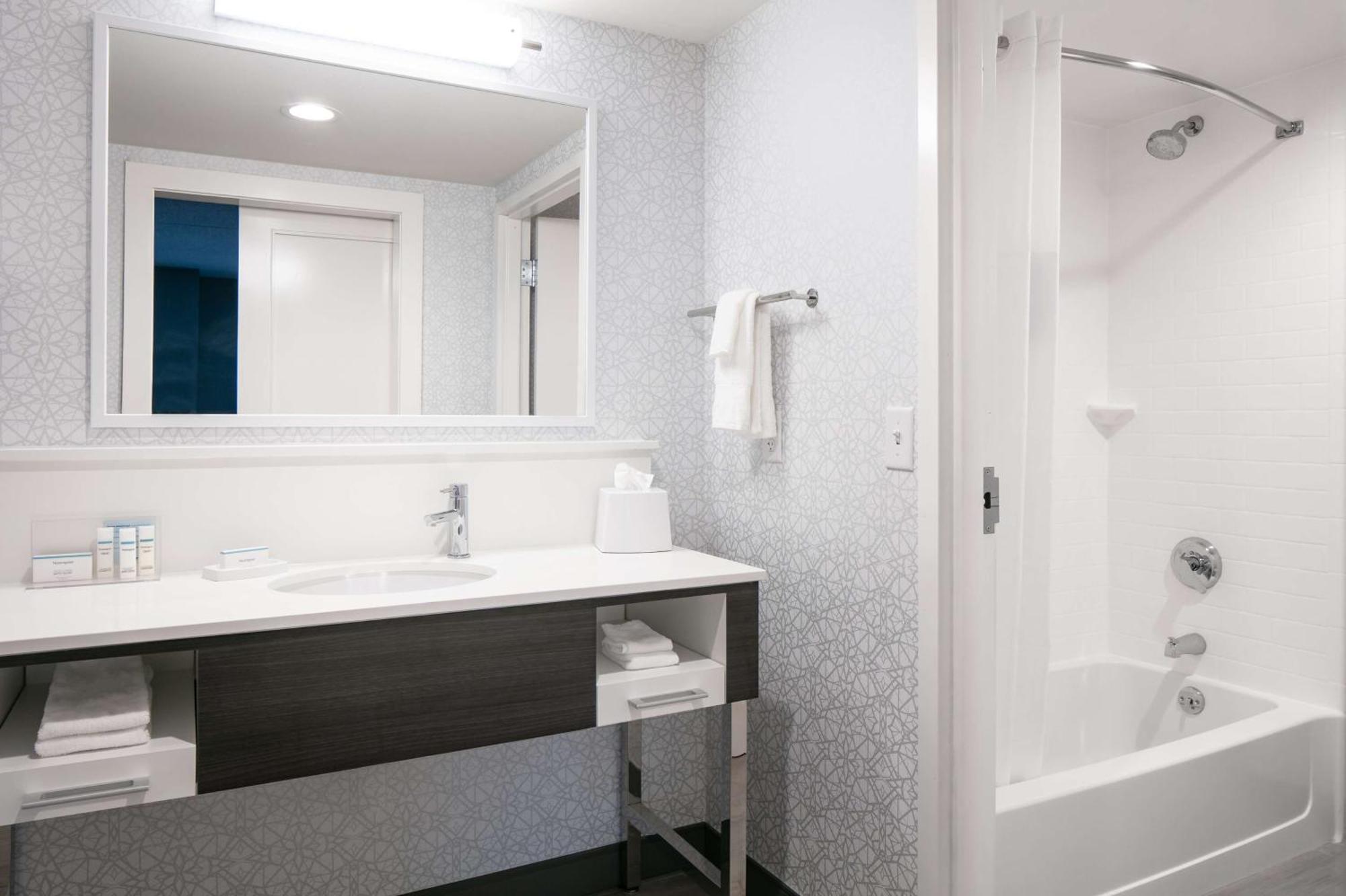 Hampton Inn Dubuque Zewnętrze zdjęcie